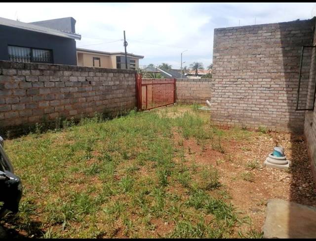 1 BEDROOM HOUSE FOR SALE IN SPRUIT VIEW